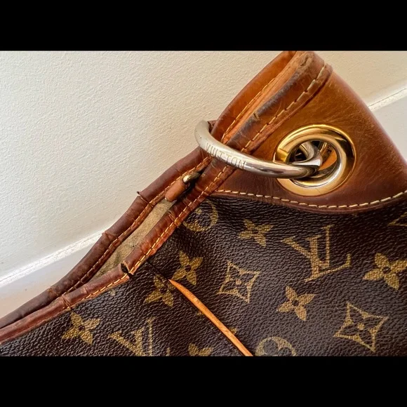 (Sold) Authentic Louis Vuitton - Picture 2 of 4